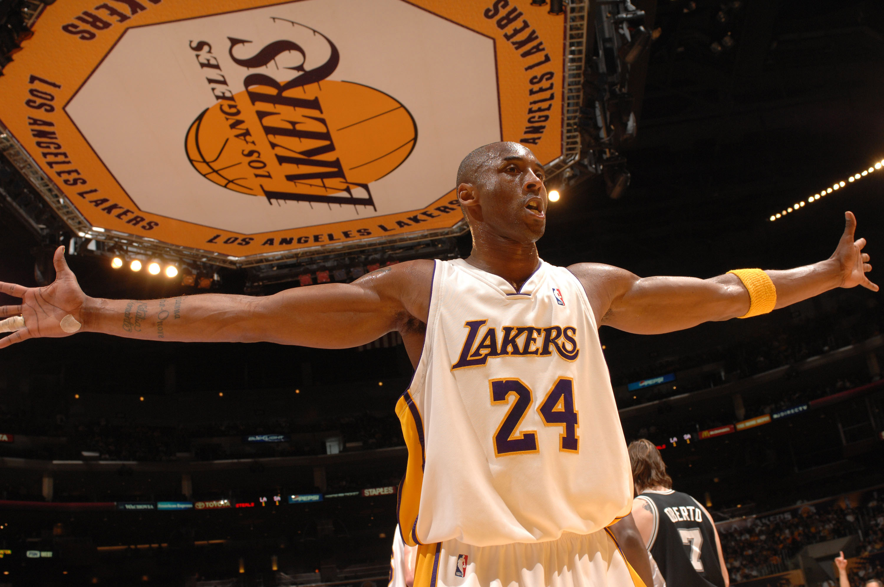 笔关乎球员 笔关乎球员