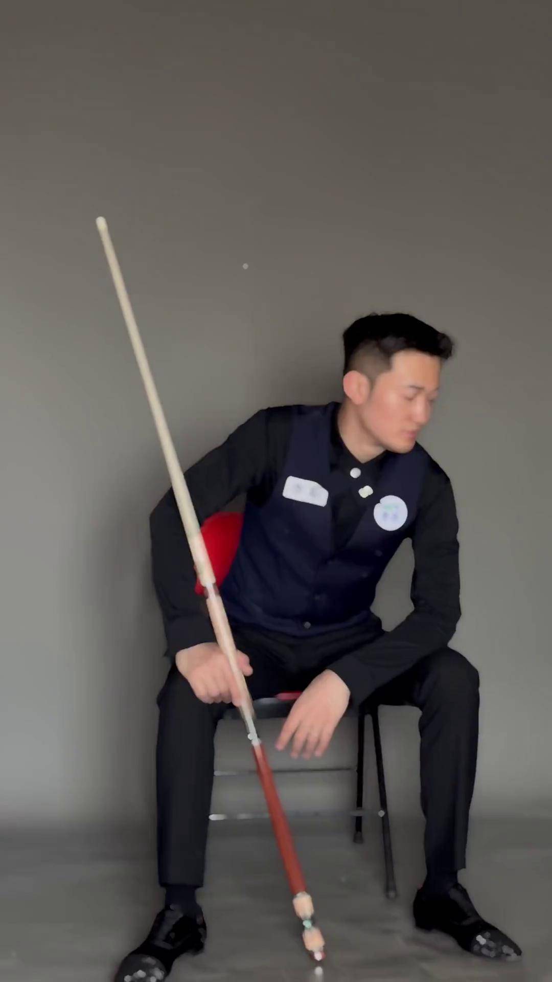 展现了一名 展现了一名