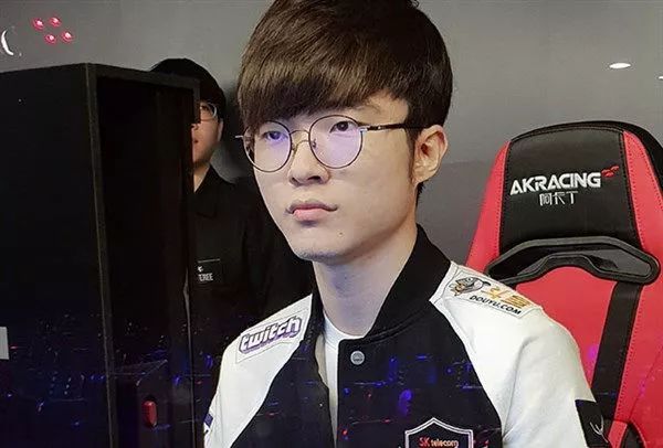 这条狭窄而 这条狭窄而